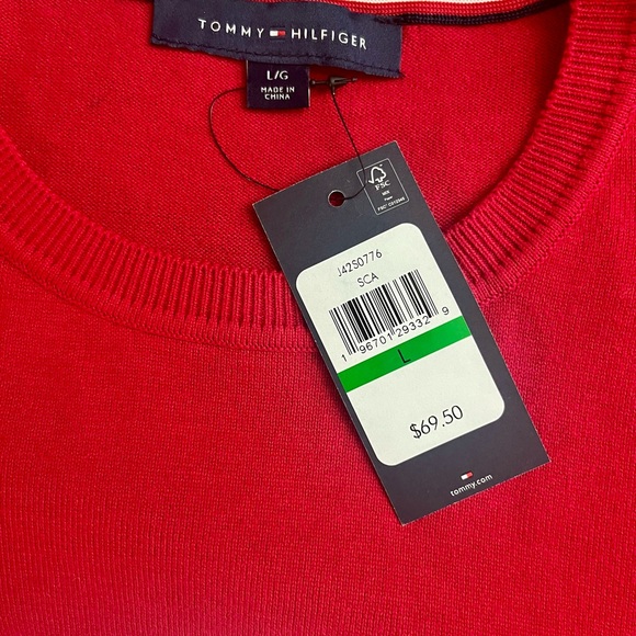 Tommy Hilfiger Bear Red sweater new with tags - Picture 3 of 4